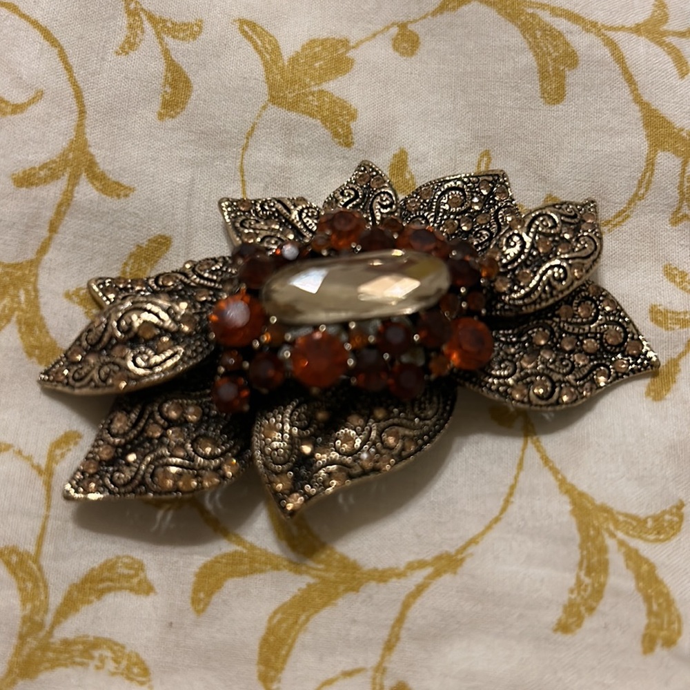 Rhinestone Brooch - Picture 4 of 4